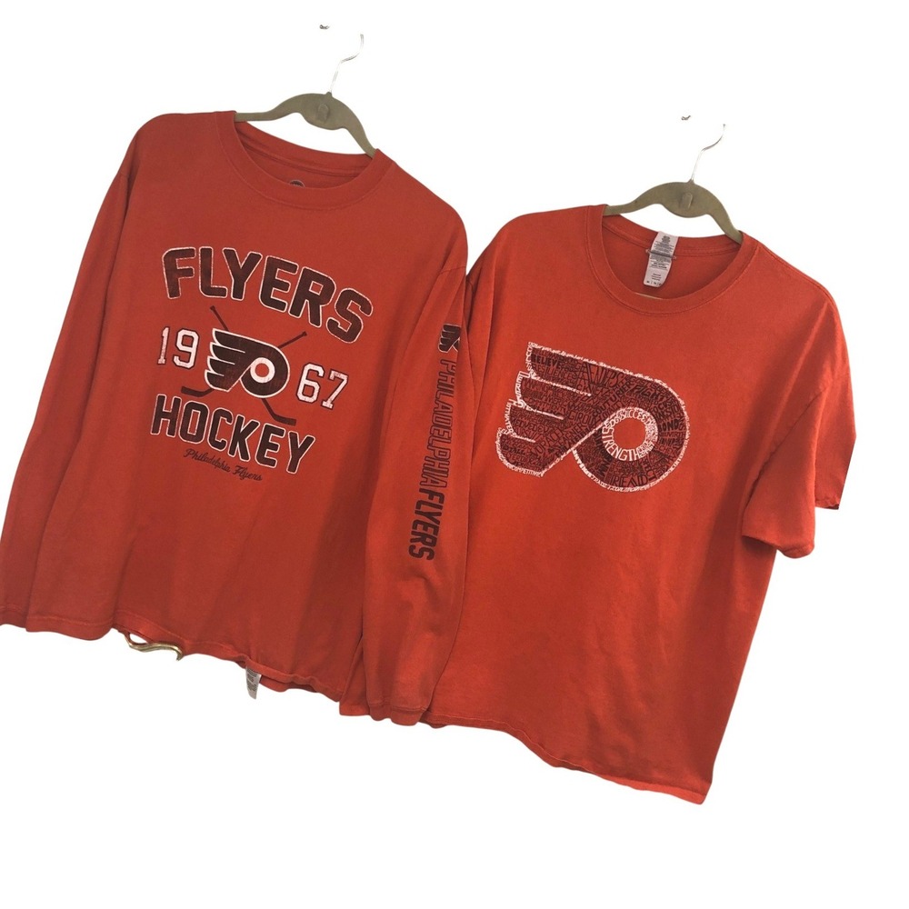 Lot of 2 Philadelphia Flyers Shirts NHL Spellout Word Cloud Graphic Men L XL